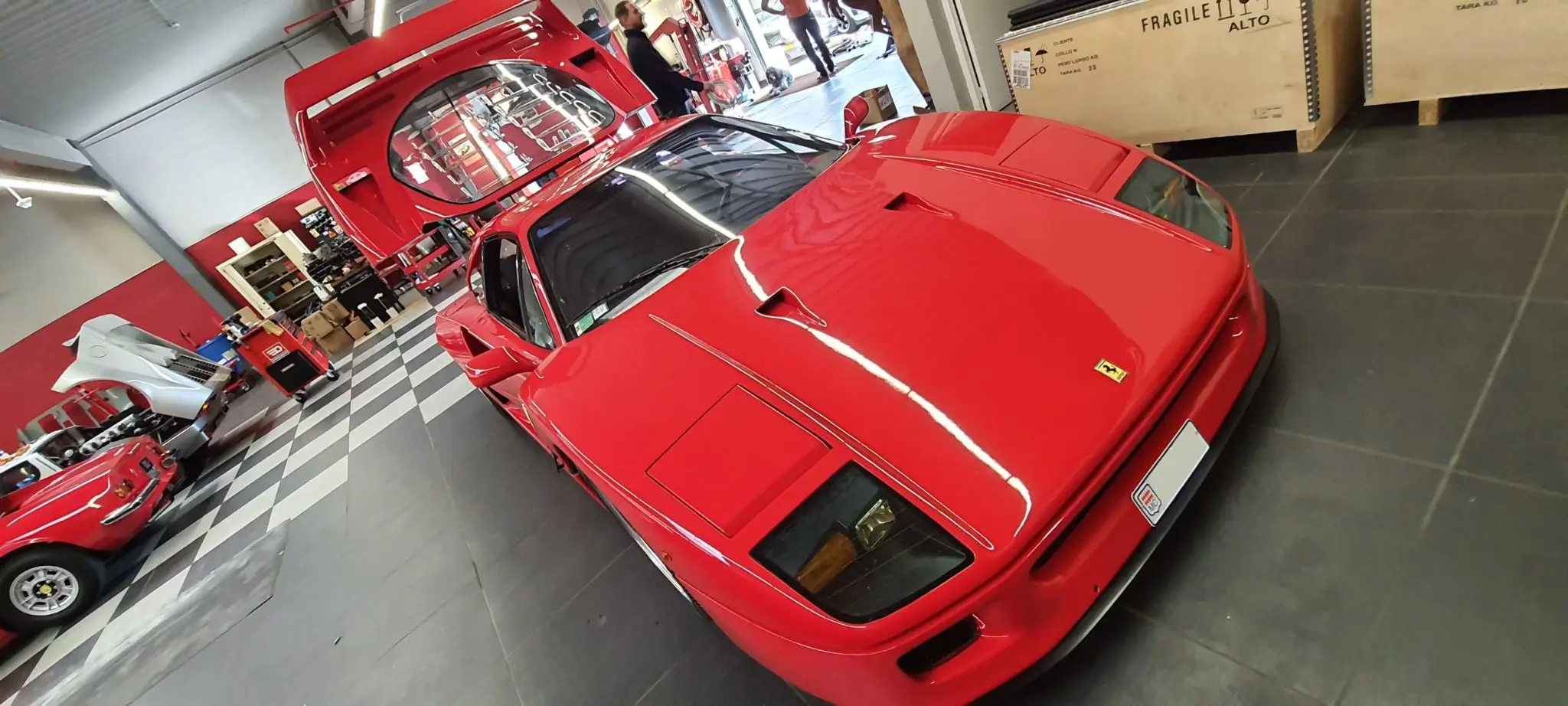 ferrari f40 rouge detailing atelier