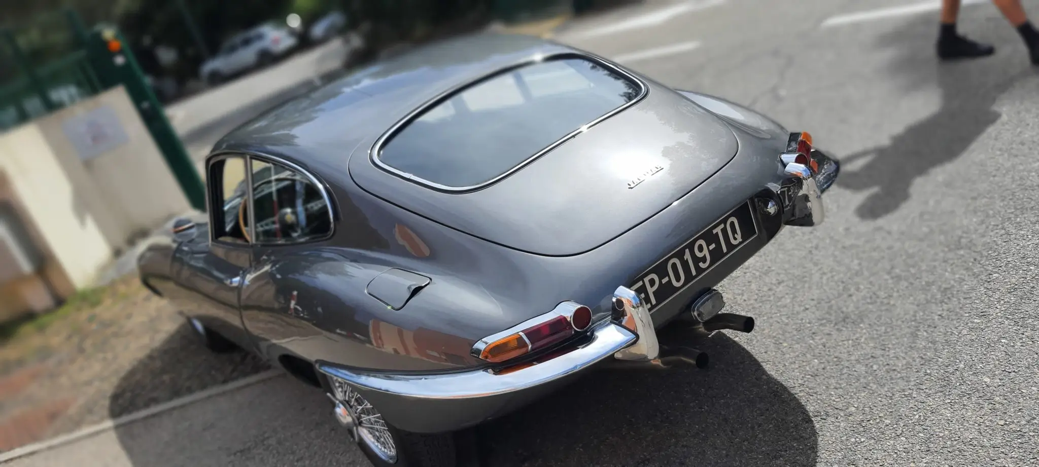 jaguar type e grise detailing arriere
