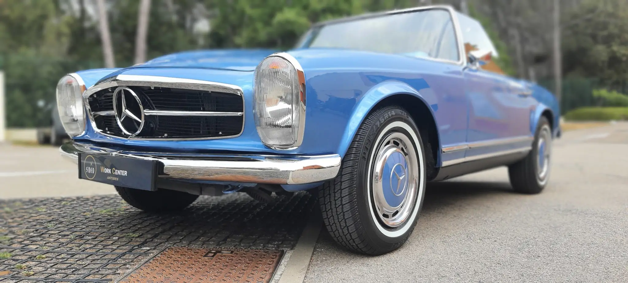 mercedes 280sl pagode bleue profil avant