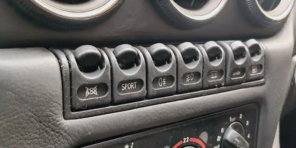 Plastique collant avant 1