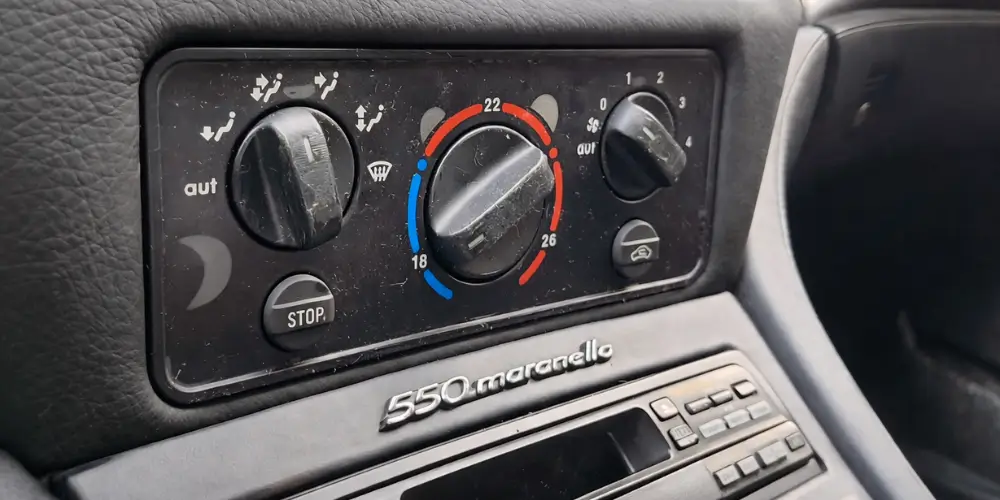 Plastique collant avant 4